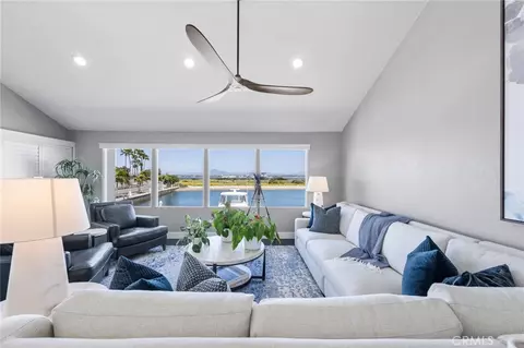 Living - 6 Kingston Ct E, Coronado, CA 92118 photo 3 of 5