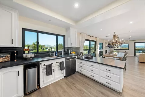 Kitchen - 33851 Madera De Playa, Temecula, CA 92592 photo 3 of 3