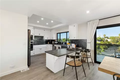 Kitchen - 33851 Madera De Playa, Temecula, CA 92592 photo 1 of 3