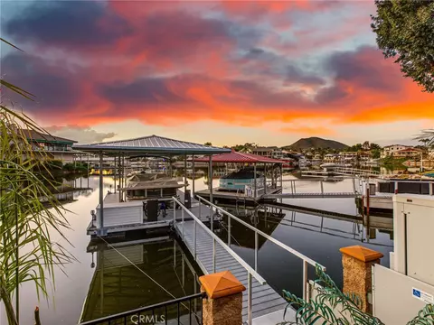 23572 Continental Dr, Canyon Lake, CA 92587