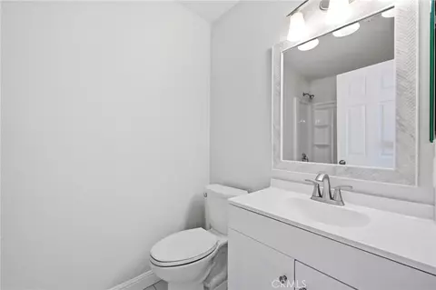 Bath - 29525 Cara, Temecula, CA 92591 photo 3 of 4