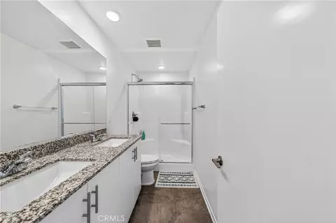 Bath - 220 Hass Ln, Fallbrook, CA 92028 photo 2 of 3