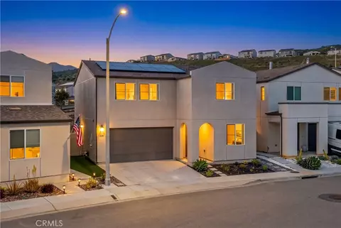 Exterior - 220 Hass Ln, Fallbrook, CA 92028 photo 2 of 9