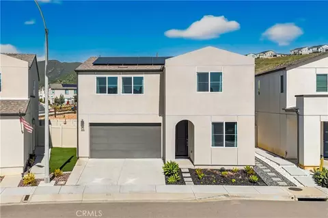 Exterior - 220 Hass Ln, Fallbrook, CA 92028 photo 4 of 9