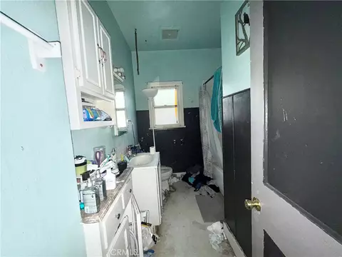 Bath - 13336 Wildrose St, Trona, CA 93562 photo 1 of 1