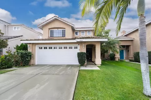 822 Oakhurst Dr, Pomona, CA 91767