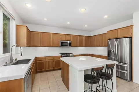 Kitchen - 36308 Eagle Ln, Beaumont, CA 92223 photo 2 of 4