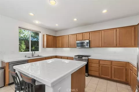 Kitchen - 36308 Eagle Ln, Beaumont, CA 92223 photo 3 of 4