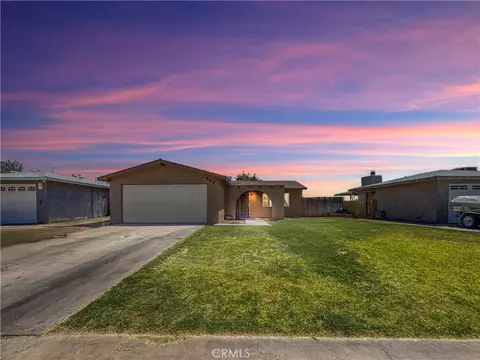 560 Parker Pl, Blythe, CA 92225