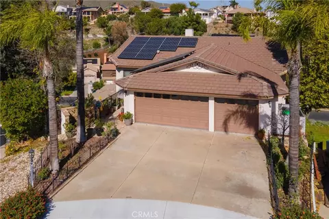 22176 Dogie, Canyon Lake, CA 92587