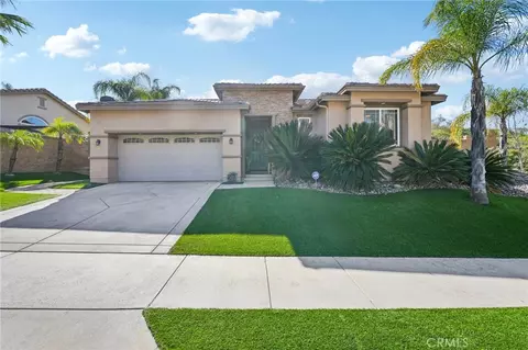 34189 Hillside Dr, Lake Elsinore, CA 92532