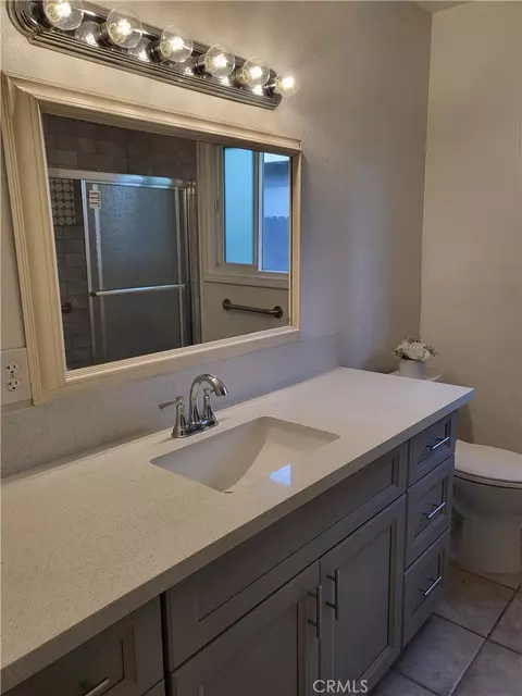 Bath - 5604 Tower Rd, Riverside, CA 92506 photo 3 of 5