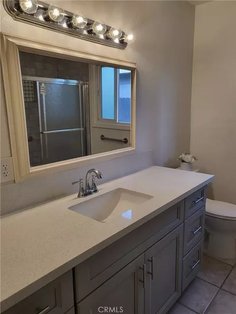 Bath - 5604 Tower Rd, Riverside, CA 92506 photo 3 of 5
