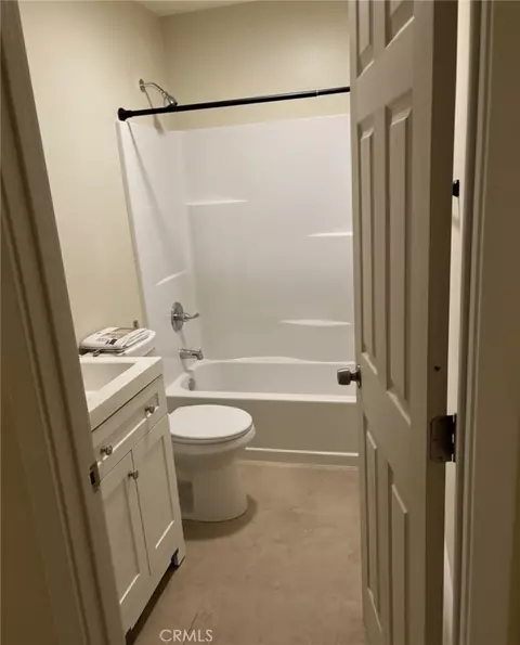 Bath - 5604 Tower Rd, Riverside, CA 92506 photo 4 of 5