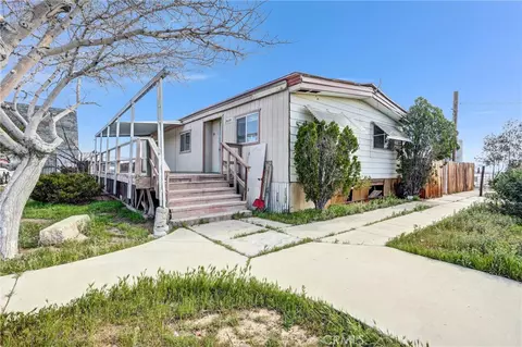20695 Dale Evans Pkwy, Apple Valley, CA 92307