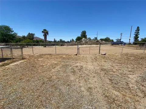 21705 John St, Perris, CA 92570 photo 3