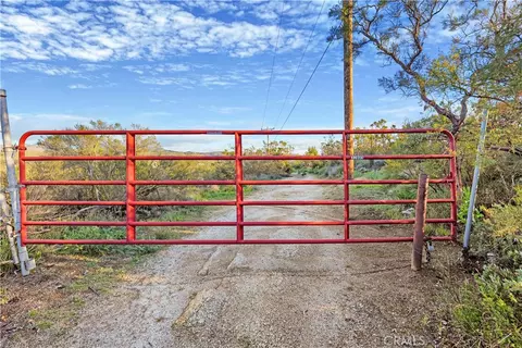 32805 Red Mtn, Hemet, CA 92544