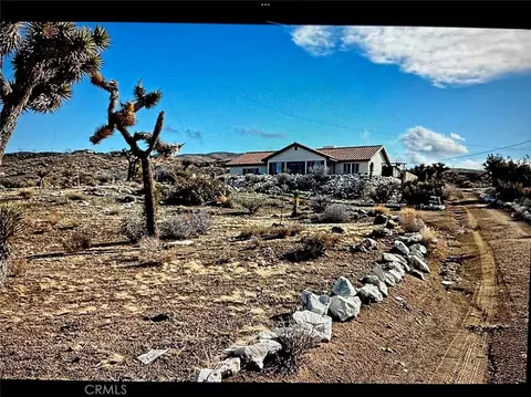 25373 Valley View Rd, Apple Valley, CA 92308