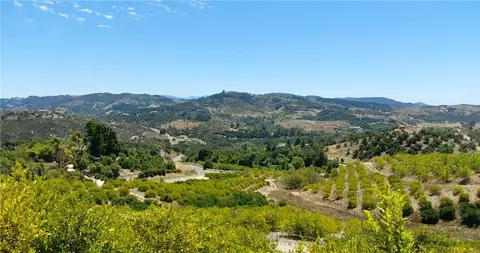 5 De Anza Rd, Temecula, CA 92590