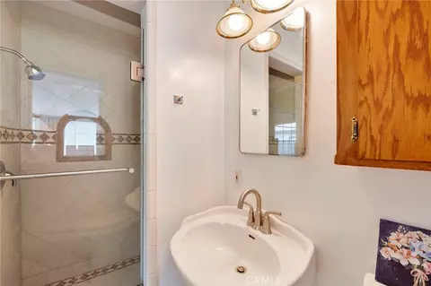 Bath - 910 S 5th, Arcadia, CA 91006 photo 4 of 4