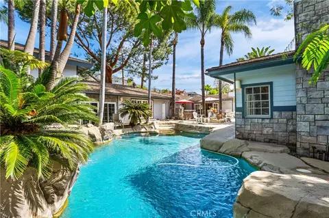 451 N Baldy Vis, Glendora, CA 91741
