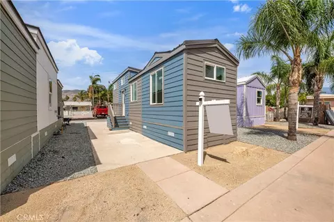 501 S Mistletoe #17, San Jacinto, CA 92582