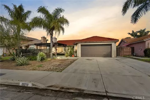 19250 Henshaw Ct, Lake Elsinore, CA 92530