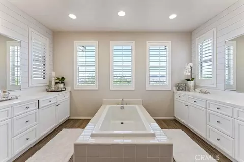 Bath - 31724 Abruzzo, Temecula, CA 92591 photo 5 of 7