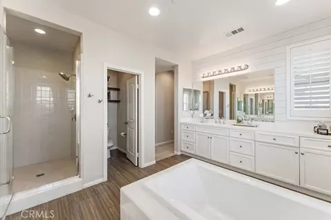 Bath - 31724 Abruzzo, Temecula, CA 92591 photo 6 of 7