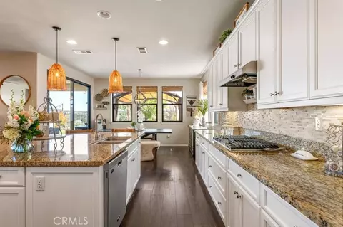 Kitchen - 31724 Abruzzo, Temecula, CA 92591 photo 4 of 5