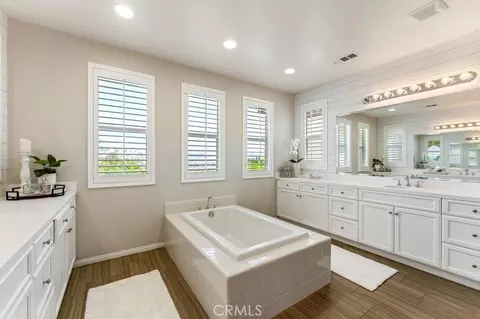 Bath - 31724 Abruzzo, Temecula, CA 92591 photo 7 of 7