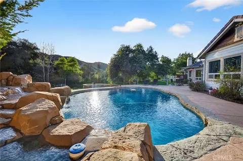41275 Hacienda Dr, Murrieta, CA 92562