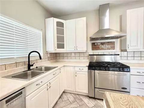 Kitchen - 13331 Holly St, Trona, CA 93562 photo 1 of 3