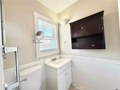 Bath - 13331 Holly St, Trona, CA 93562 photo 2 of 4