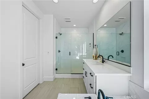 Bath - 32017 Radiant Dr, Temecula, CA 92591 photo 4 of 6