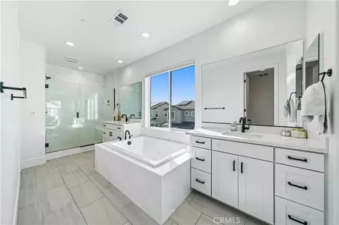 Bath - 32017 Radiant Dr, Temecula, CA 92591 photo 3 of 6