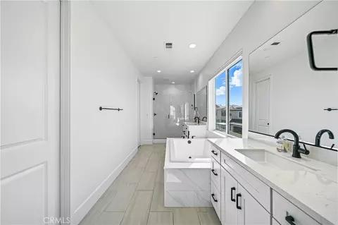 Bath - 32017 Radiant Dr, Temecula, CA 92591 photo 2 of 6