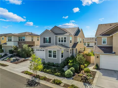 View/Area - 32017 Radiant Dr, Temecula, CA 92591 photo 1 of 6