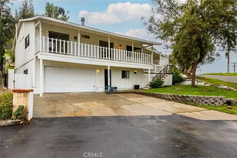 16550 Arnold Ave, Lake Elsinore, CA 92530