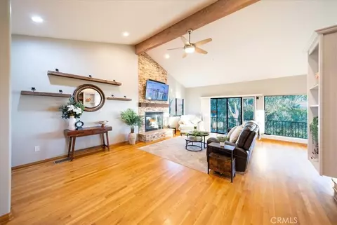 Living - 4408 Brodea Ln, Fallbrook, CA 92028 photo 4 of 7
