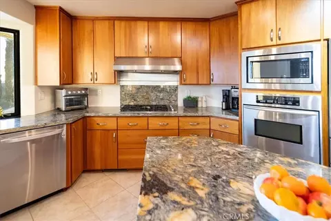 Kitchen - 4408 Brodea Ln, Fallbrook, CA 92028 photo 4 of 5