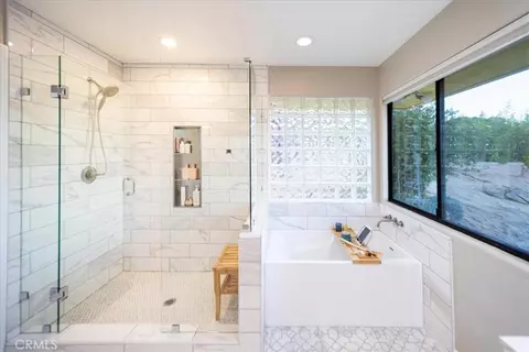 Bath - 4408 Brodea Ln, Fallbrook, CA 92028 photo 3 of 7