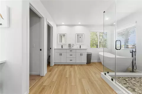 Bath - 45894 Paseo Gallante, Temecula, CA 92592 photo 1 of 2
