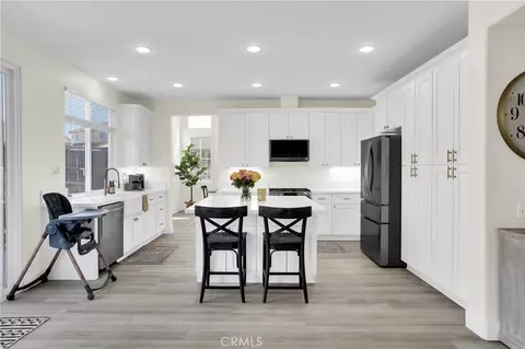 Kitchen - 33778 Wagon Train Dr, Wildomar, CA 92595 photo 2 of 3