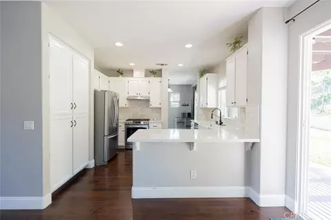 Kitchen - 40601 Cebu St, Temecula, CA 92591 photo 2 of 3