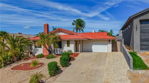 22082 Loch Lomond Dr, Canyon Lake, CA 92587