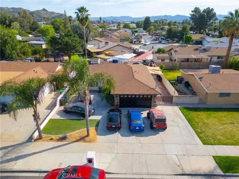 221 W Whittier Ave, Hemet, CA 92543