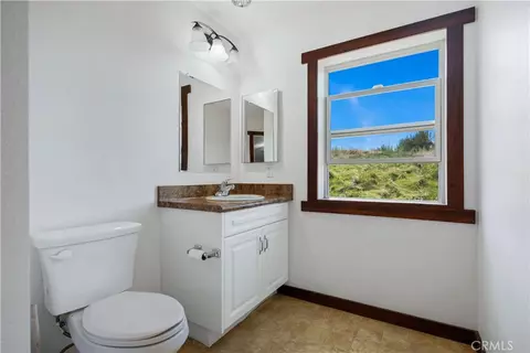 Bath - 38831 Pauba, Temecula, CA 92592 photo 2 of 4