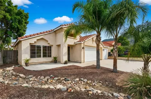 33130 Trabuco Dr, Lake Elsinore, CA 92530