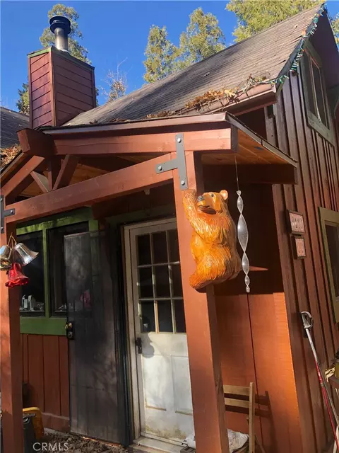 Exterior - 9112 Torrey Pines Rd, Forest Falls, CA 92339 photo 2 of 13